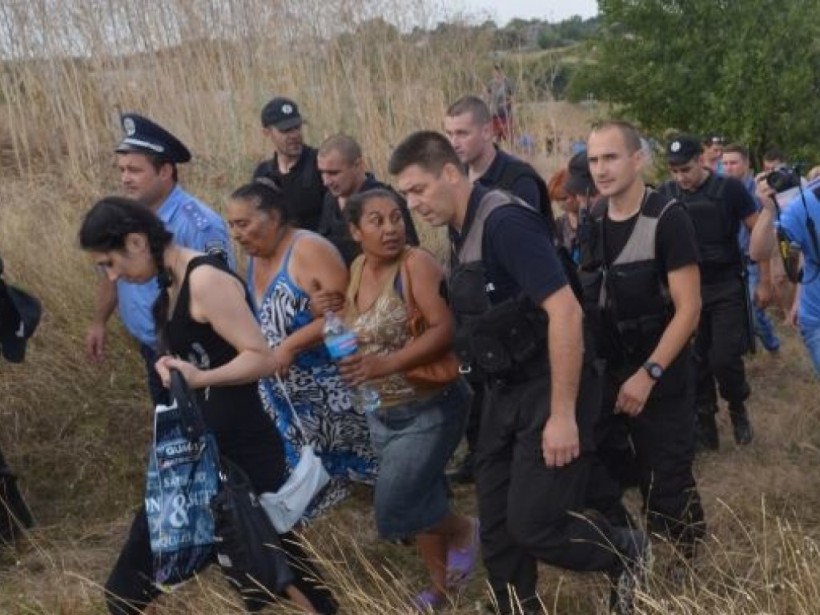 Во Львовской области сожгли лагерь ромов - омбудсмен Во Львовской области сожгли лагерь ромов - омбудсмен