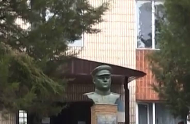 На Сумщине неизвестные похитили памятник генералу Ватутину  (ФОТО)