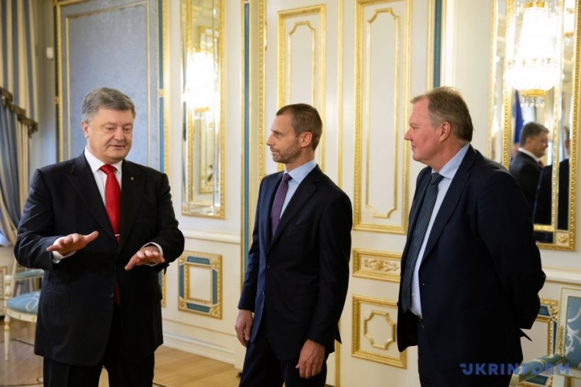 Порошенко: Финал Лиги чемпионов в Киеве - проявление доверия Украине