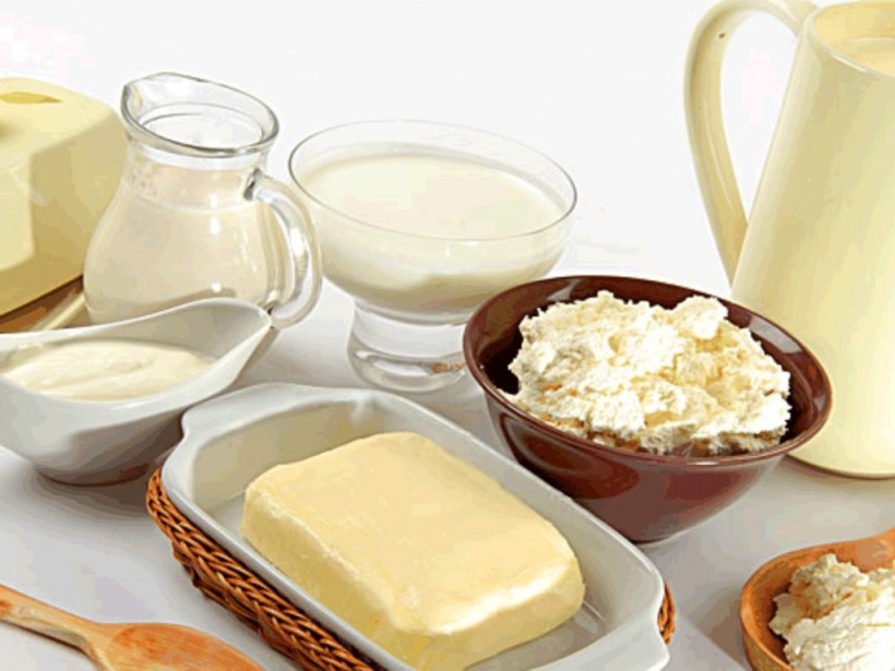 Масло сметана сливки. Молочная продукция сливочное масло. Молоко сметана творог. Творог и сливочное масло. Молоко сметана творог масло.