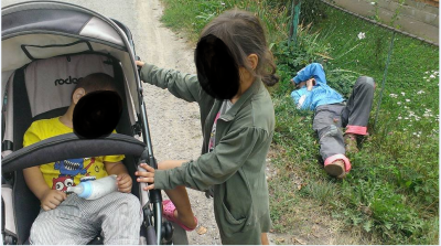 На Прикарпатье пьяная мать уснула на обочине во время прогулки с детьми (ФОТО)