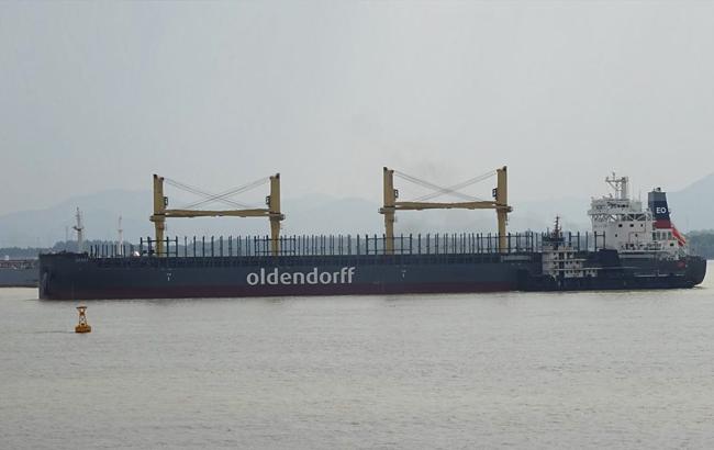 В Японии сухогруз врезался в мост: 16 тыс. человек остались без воды В Японии сухогруз врезался в мост: 16 тыс. человек остались без воды