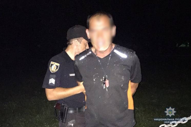 Полиция Хмельницкой области открыла стрельбу, останавливая пьяного водителя грузовика (ФОТО) Полиция Хмельницкой области открыла стрельбу, останавливая пьяного водителя грузовика (ФОТО)