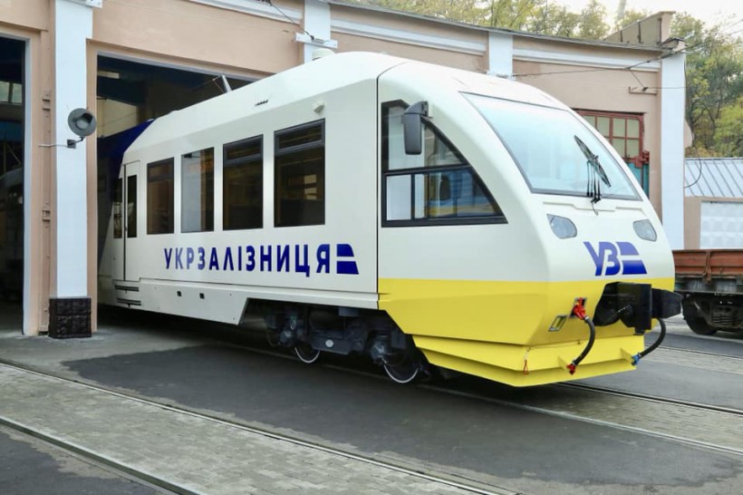 Появились фото нового поезда «Укрзализныци», который будет курсировать в аэропорт «Борисполь»