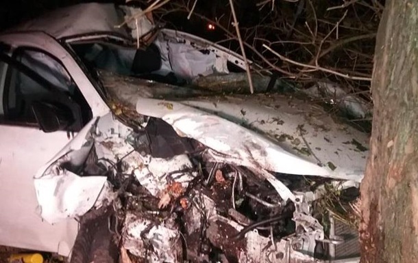 Под Киевом пешеход-нарушитель спровоцировал смертельное ДТП с Toyota Corolla (ФОТО)