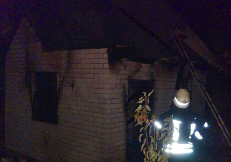 Огонь уничтожил кровлю: в Киевской области мужчина обгорел в бане (ФОТО) 