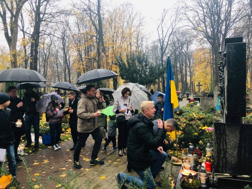 В Варшаве зажгли свечи в память жертв Голодомора