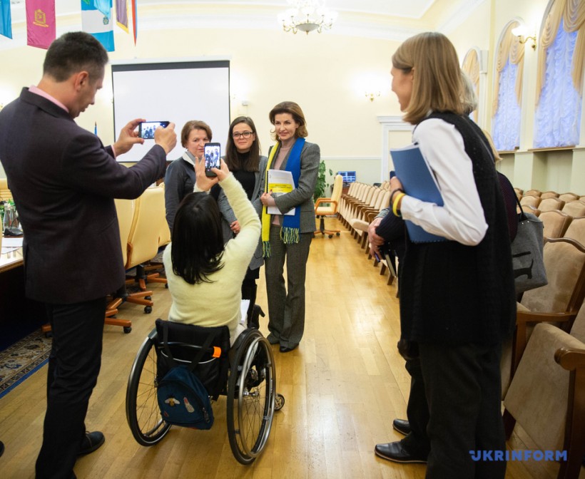 Доступность инфраструктуры для инвалидов: Марина Порошенко присоединилась к обсуждению