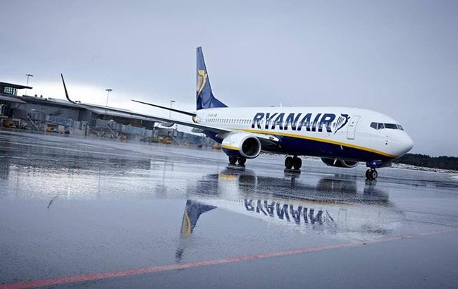 Суд Нидерландов не позволил Ryanair закрыть базу в Эйндховене Суд Нидерландов не позволил Ryanair закрыть базу в Эйндховене
