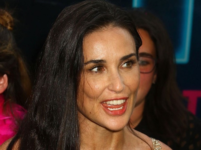 55-летняя Деми Мур произвела фурор новым нарядом (ФОТО) 55-летняя Деми Мур произвела фурор новым нарядом (ФОТО)