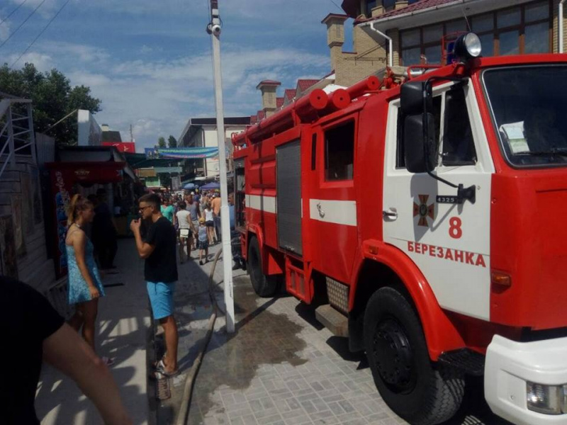 Взрыв и пожар в курортной зоне Коблево: пострадала женщина (ФОТО)