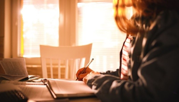 В Украине изменят список болезней, из-за которых детей отправляли на домашнее обучение В Украине изменят список болезней, из-за которых детей отправляли на домашнее обучение