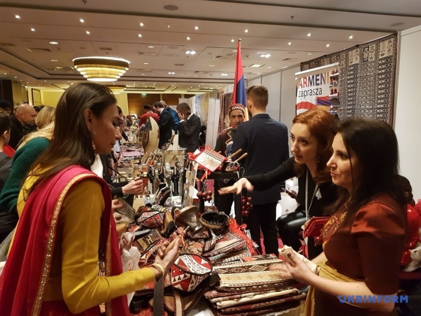 Украинские производители приняли участие в Варшавском благотворительном ярмарке 