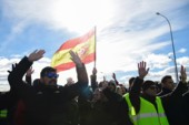 	"Желтые жилеты" дошли до Испании: появились яркие фото с улиц Мадрида и Барселоны
