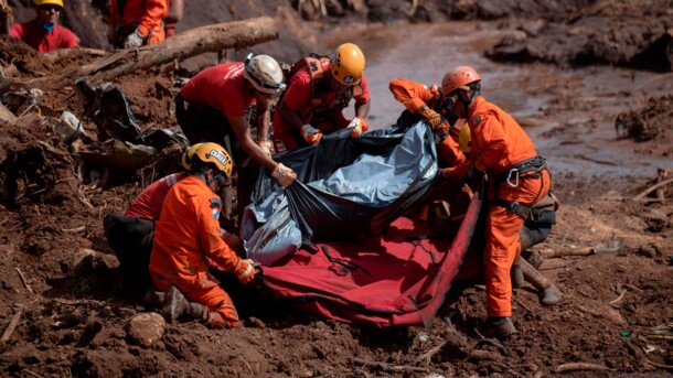 Число жертв прорыва дамбы в Бразилии превысило 80 Число жертв прорыва дамбы в Бразилии превысило 80