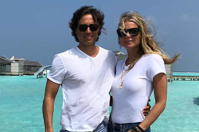 Гвинет Пэлтроу рассказала о медовом месяце с Брэдом Фэлчаком, Крисом Мартином, Дакотой Джонсон и детьми