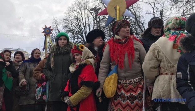 «Спасибо за Томос!»: украинцы празднуют на Софийской площади 
