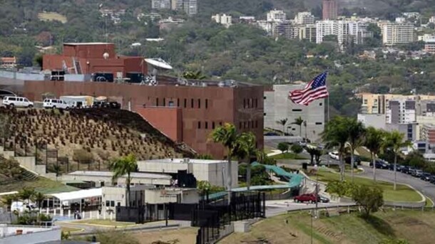 США не планируют закрывать посольство в Венесуэле США не планируют закрывать посольство в Венесуэле