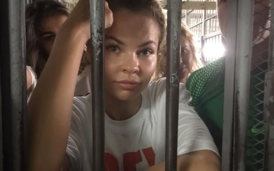 Депортированную Настю Рыбку задержали в Москве Депортированную Настю Рыбку задержали в Москве