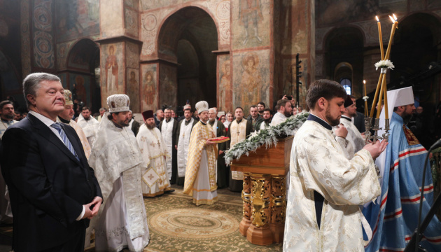Украинскую православную церковь вызволили из московской неволи - Президент 