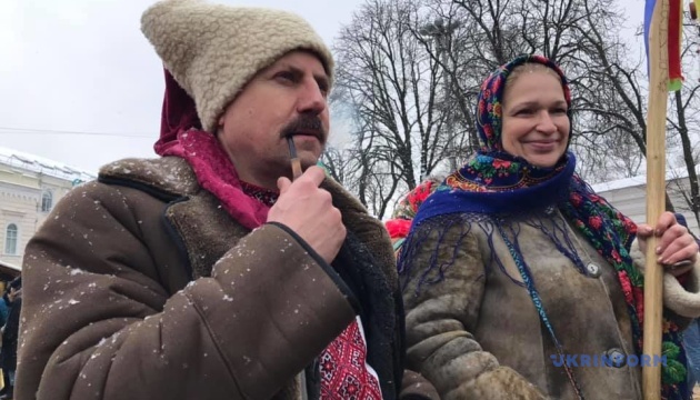 «Спасибо за Томос!»: украинцы празднуют на Софийской площади 
