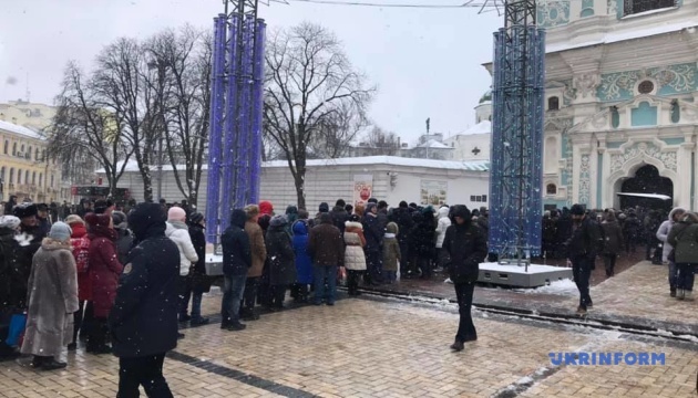Рождественское богослужение: возле Софии Киевской образовалась очередь