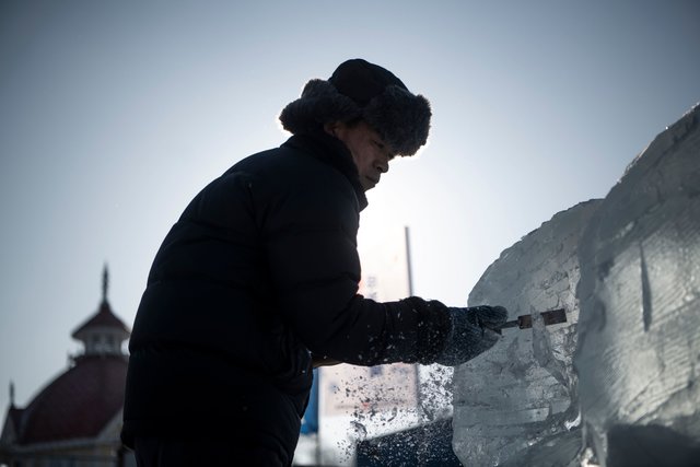 В Китае выбирают лучшую ледяную скульптуру: фото невероятных произведений искусства