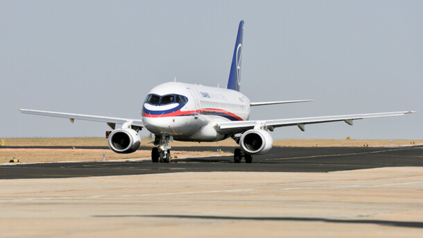Новый провал российского Superjet: лайнер с 65 людьми попал в аварию в Москве Новый провал российского Superjet: лайнер с 65 людьми попал в аварию в Москве