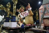 	Монстро-Трамп и Клоун Макрон: в Ницце начался ежегодный карнавал