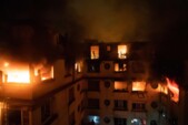 	При пожаре в жилом доме в Париже погибли восемь человек: все подробности, фото