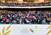 	На мессу Папы Римского в ОАЭ пришли 150 тыс. человек: появились впечатляющие фото