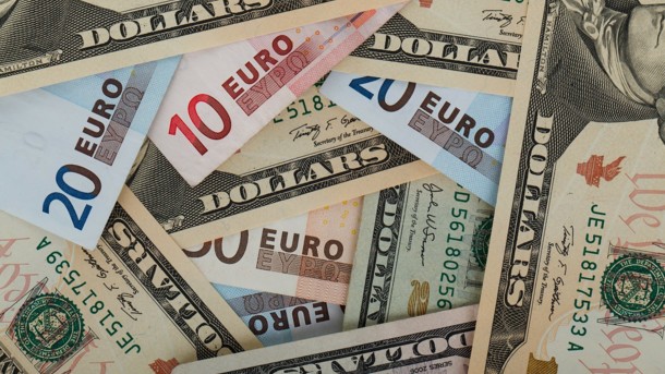 Курсы доллара и евро в Украине упали ниже психологических отметок Курсы доллара и евро в Украине упали ниже психологических отметок