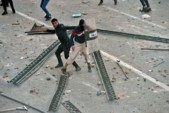 	Масштабные протесты в Алжире: есть погибший и раненные, фото
