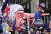 	Сотни тысяч человек собрались в Лондоне в поддержку нового референдума по Brexit: фото