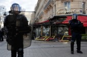 	У Макрона лопнуло терпение: "желтые жилеты" в центр Парижа не пустят