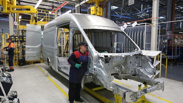 Ford закрывает два автомобильных завода в России Ford закрывает два автомобильных завода в России
