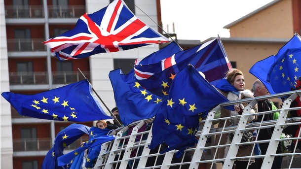 Перенос Brexit сказался на курсе доллара и фунта стерлингов Перенос Brexit сказался на курсе доллара и фунта стерлингов