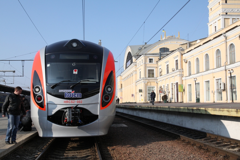 	Частные поезда и тарифы: что хотят сделать с железной дорогой в Украине