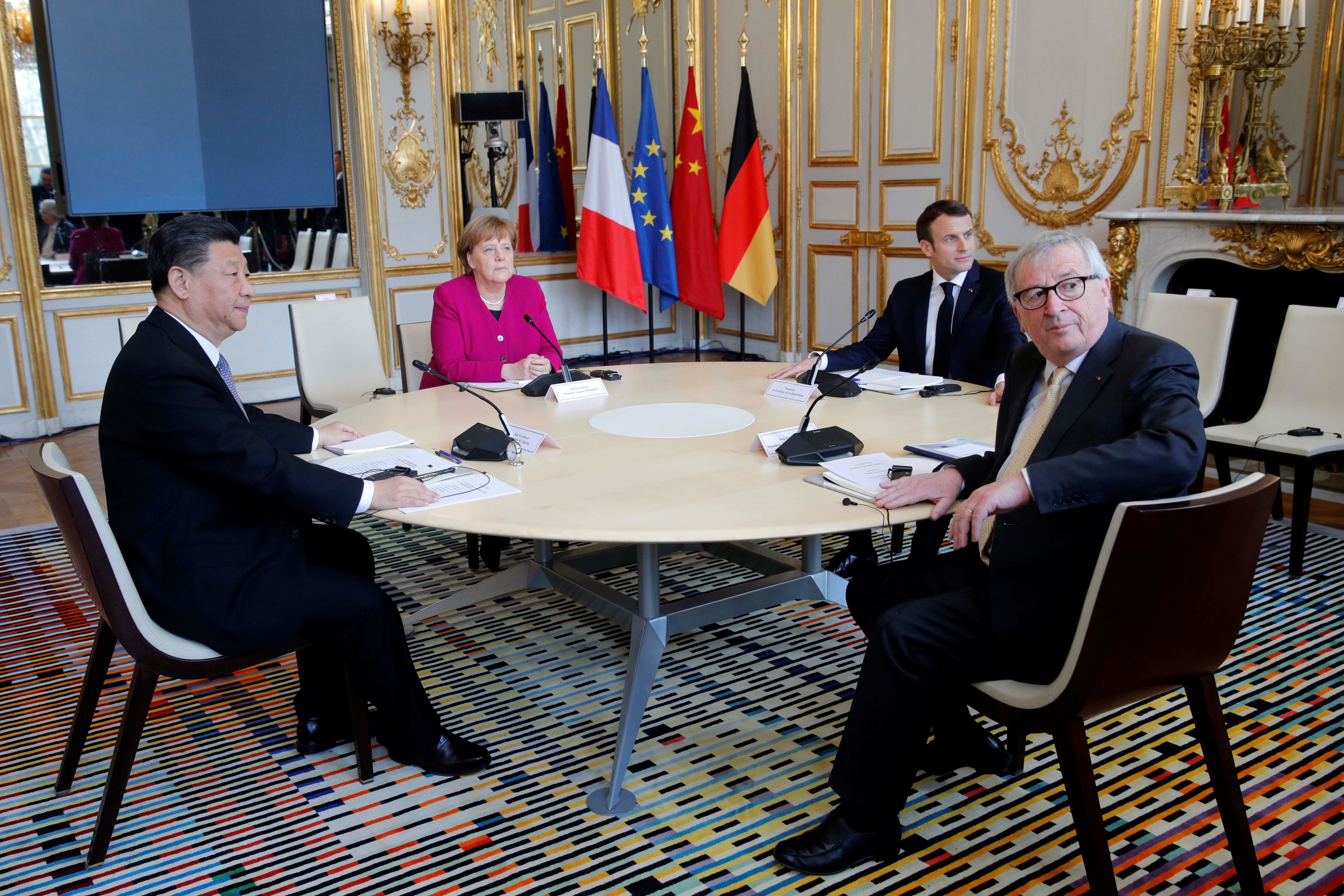 	"Много надежд": Юнкер озвучил ключевые темы саммита ЕС – Китай