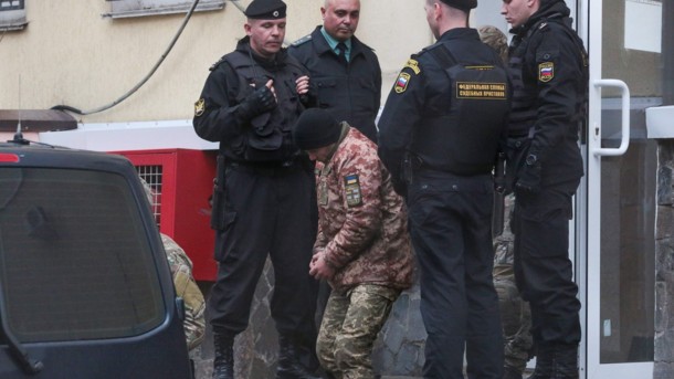 Московский суд продлил арест 24 военнопленным морякам еще на три месяца Московский суд продлил арест 24 военнопленным морякам еще на три месяца