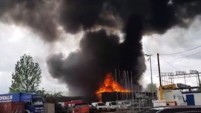 	Крупный пожар вблизи аэропорта Лондона: появились детали, фото и видео
