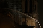 	Мировые лидеры и международные организации готовы помочь в восстановлении собора Парижской Богоматери
