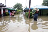 	В результате наводнения в Индонезии погибло более 30 человек