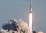	Илон Маск провел первый коммерческий запуск ракеты Falcon Heavy: опубликованы фото и видео