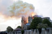 	Колокольни собора Парижской Богоматери спасены от пожара, тушить огонь будут всю ночь