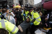 	Экопротесты в Великобритании: дети пытались заблокировать Хитроу