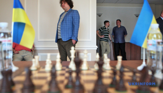 В секретариате ГУАМ провели сеанс одновременной игры в шахматы