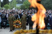 	В Израиле почтили память жертв Холокоста: появились фото и видео