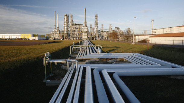 Украина и Россия назначили переговоры о "грязной" нефти: названа дата Украина и Россия назначили переговоры о "грязной" нефти: названа дата