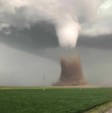 	Невероятный торнадо в Румынии: уникальные фото и видео непогоды